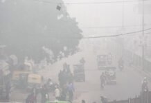 Dense Fog Disrupts Flight Operations at Delhi Airport. delhi