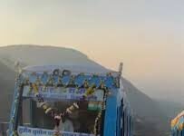 “Haji Malang Dargah: Funicular Train se pahadi safar hua aasaan.” haji malang