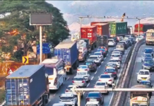 Lonavala Traffic Department and Toll Naka Fail to manage Traffic. lonavala