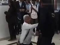 Pune College Mein Beti Ko Pareshaan Karne Wale Student Ko Pita Ne Peeta. father