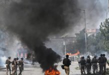 “Lahore High Court Chaos Amid Pakistan Protests Over Iran Strikes” pakistan